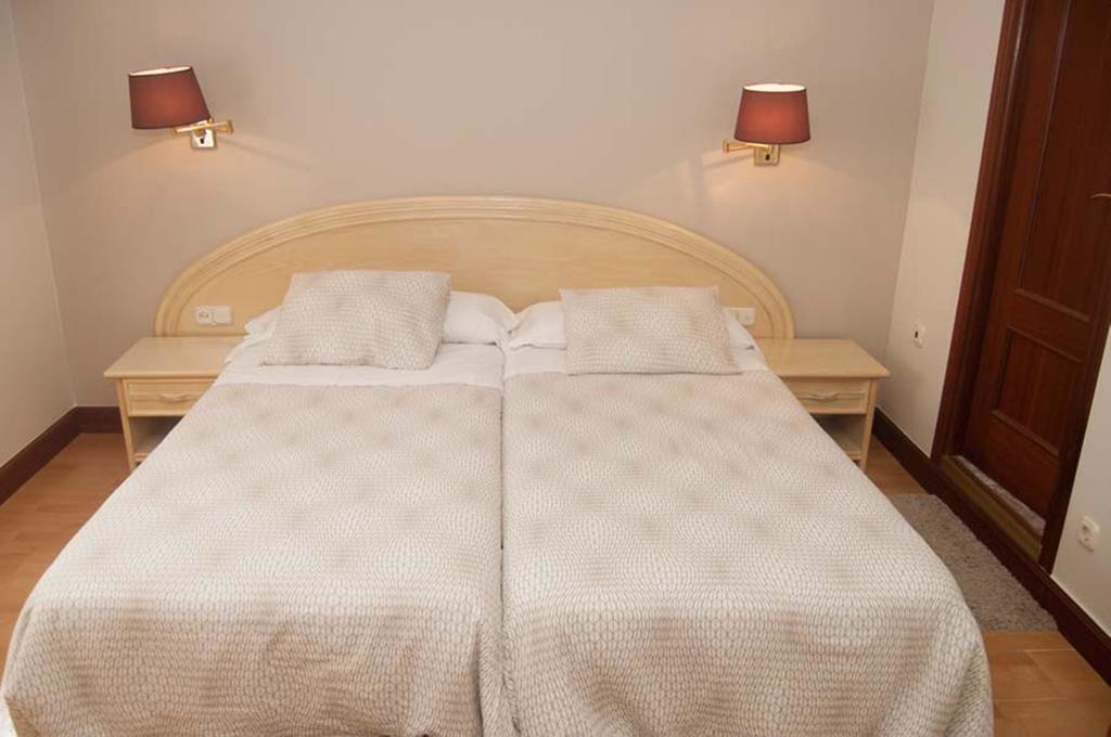 Hotel La Ronda Castro Urdiales Room photo